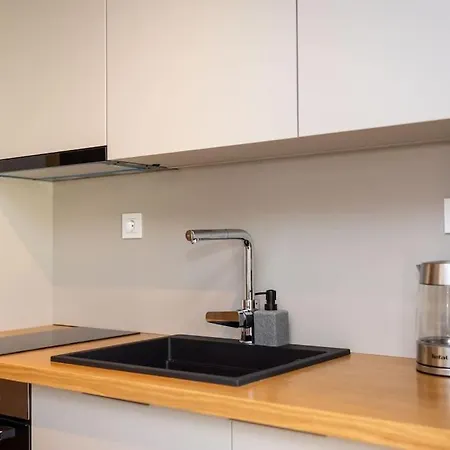 4 Seasons - Апартаменты Рогозница